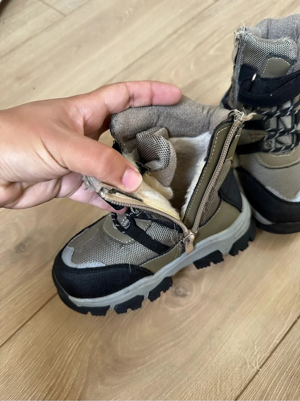 V Sport Kids Winter Boots Gray & Black EU 28